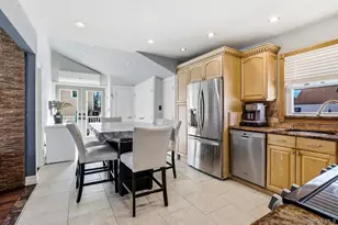 160 St Marks Ave, Freeport, NY 11520 - Photo 4