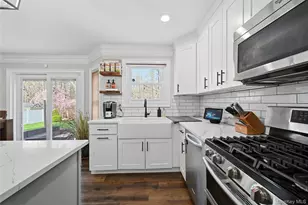 57 Beechwood Dr, Manorville, NY 11949 - Photo 14