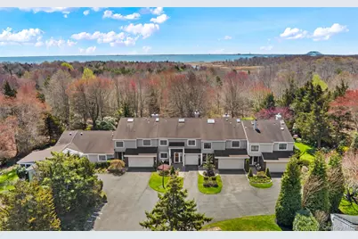 163 Boathouse Lane Lane #163, Bay Shore, NY 11706 - Photo 2
