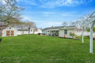 3114 Connecticut Ave, Medford, NY 11763 - Photo 28