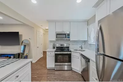 160 Hounslow Road, Shirley, NY 11967 - Photo 16