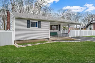 160 Hounslow Road, Shirley, NY 11967 - Photo 4