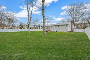 160 Hounslow Rd, Shirley, NY 11967 - Photo 28