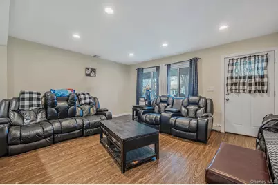 160 Hounslow Road, Shirley, NY 11967 - Photo 20