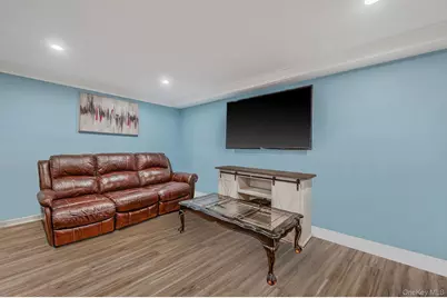 160 Hounslow Road, Shirley, NY 11967 - Photo 10