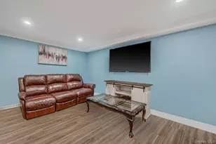 160 Hounslow Rd, Shirley, NY 11967 - Photo 10