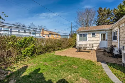 25 Lawrence Street, New Hyde Park, NY 11040 - Photo 30