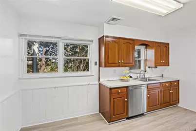 25 Lawrence Street, New Hyde Park, NY 11040 - Photo 12