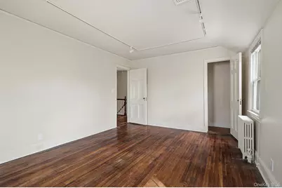 91 Port Washington Boulevard, Roslyn, NY 11576 - Photo 12