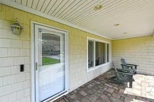 51 Fairfields Ln, Huntington Station, NY 11746 - Photo 2