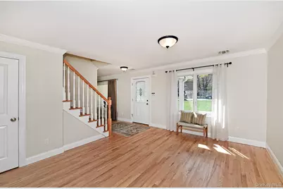 51 Fairfields Lane, Huntington Station, NY 11746 - Photo 6