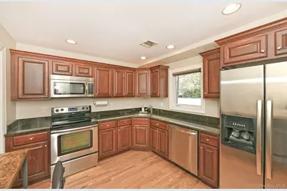 51 Fairfields Lane, Huntington Station, NY 11746 - Photo 10