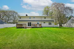 51 Fairfields Ln, Huntington Station, NY 11746 - Photo 32