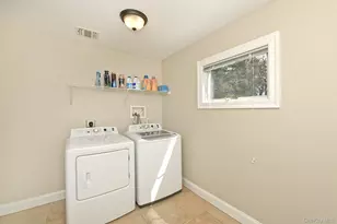 51 Fairfields Ln, Huntington Station, NY 11746 - Photo 20