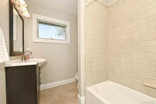 51 Fairfields Ln, Huntington Station, NY 11746 - Photo 16