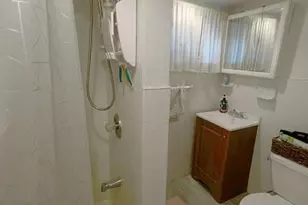 90-30 Vanderveer St, Queens Village, NY 11428 - Photo 8