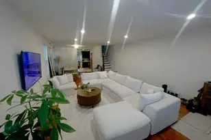 90-30 Vanderveer St, Queens Village, NY 11428 - Photo 4
