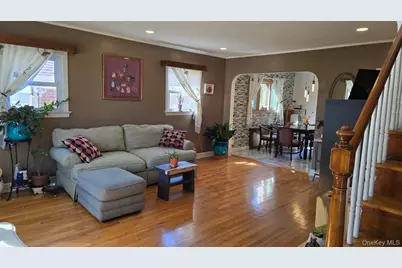 39 Lipton Lane, Williston Park, NY 11596 - Photo 4