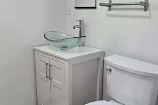 39 Lipton Ln, Williston Park, NY 11596 - Photo 8