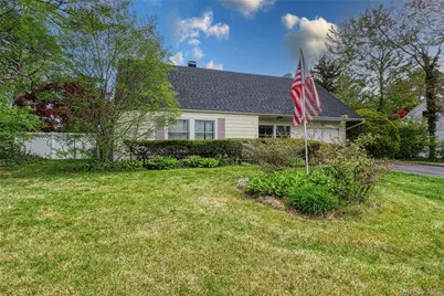 275 Southaven Avenue, Medford, NY 11763 - Photo 2