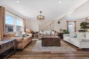 10 Dorothy Pl, Lynbrook, NY 11563 - Photo 4