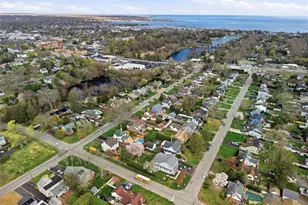 36 Hemlock Ln, Bay Shore, NY 11706 - Photo 50