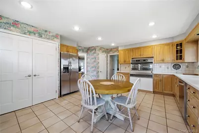 36 Hemlock Lane, Bay Shore, NY 11706 - Photo 18