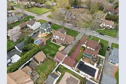 36 Hemlock Lane, Bay Shore, NY 11706 - Photo 48