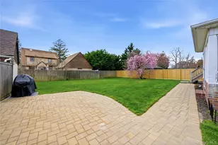 36 Hemlock Ln, Bay Shore, NY 11706 - Photo 46