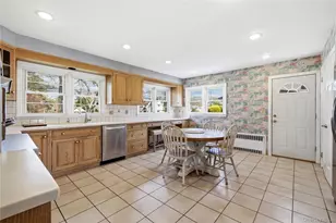 36 Hemlock Ln, Bay Shore, NY 11706 - Photo 20