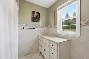 36 Hemlock Ln, Bay Shore, NY 11706 - Photo 26