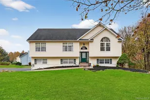 2 Berkeley Ct, Highland Mills, NY 10930 - Photo 2