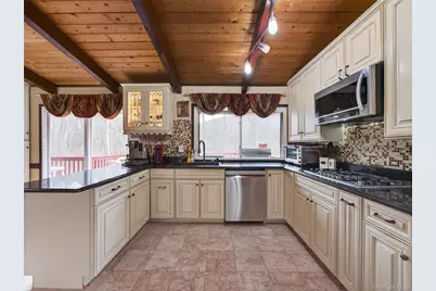 810 Haverstraw Road, Suffern, NY 10901 - Photo 16