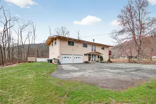 810 Haverstraw Rd, Suffern, NY 10901 - Photo 2