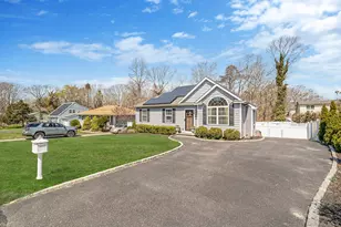 19 Probst Dr, Shirley, NY 11967 - Photo 2