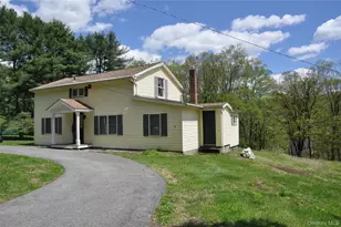 550 Browning Rd, Salt Point, NY 12578 - Photo 2