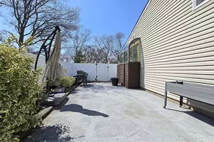 261 Phyllis Dr, Patchogue, NY 11772 - Photo 22