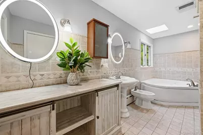 140 North Street, Locust Valley, NY 11560 - Photo 18