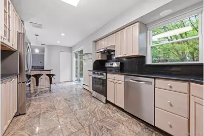 140 North Street, Locust Valley, NY 11560 - Photo 8
