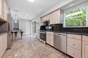 140 North St, Locust Valley, NY 11560 - Photo 8