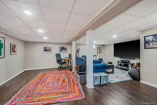 3476 Clifton Blvd, Wantagh, NY 11793 - Photo 14
