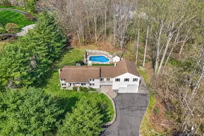 4 Stuart Lane, Katonah, NY 10536 - Photo 1