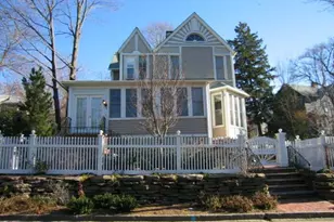 51 Park Pl, Sea Cliff, NY 11579 - Photo 2