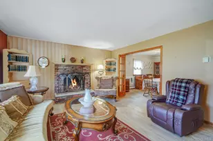 34 Oxbow Rd, Patchogue, NY 11772 - Photo 4