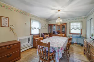 34 Oxbow Rd, Patchogue, NY 11772 - Photo 8