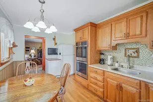 34 Oxbow Rd, Patchogue, NY 11772 - Photo 12