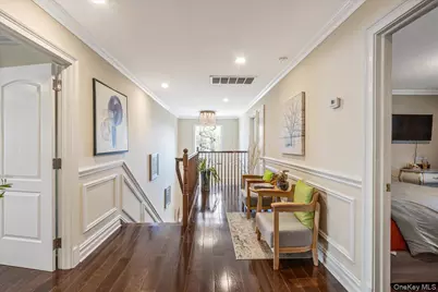 39 Coolidge Avenue, Roslyn Heights, NY 11577 - Photo 28