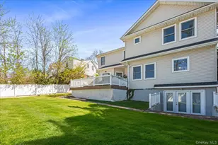 39 Coolidge Ave, Roslyn Heights, NY 11577 - Photo 32
