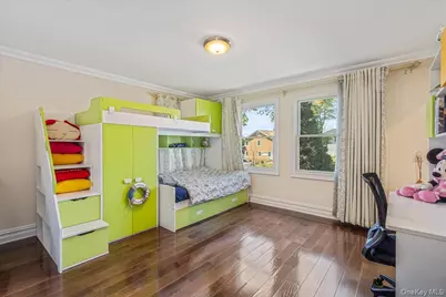39 Coolidge Avenue, Roslyn Heights, NY 11577 - Photo 26