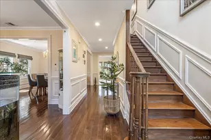 39 Coolidge Ave, Roslyn Heights, NY 11577 - Photo 6